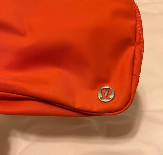 Lululemon Everywhere Belt Bag