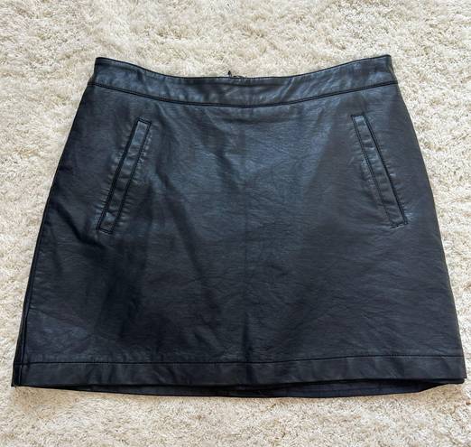 Forever 21 Black Mini Skirt 