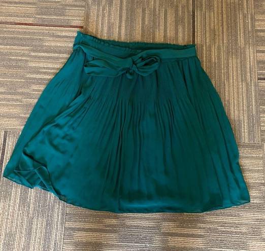 H&M NWOT Green Pleat  Skirt