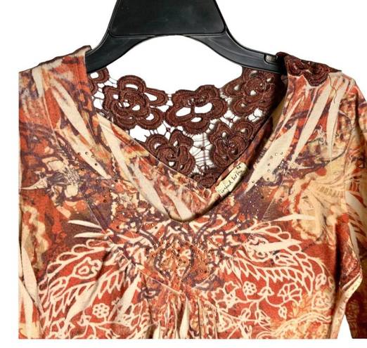 Live and let live Multicolored & Designed Top w Lace & Gem Sequins Wm M