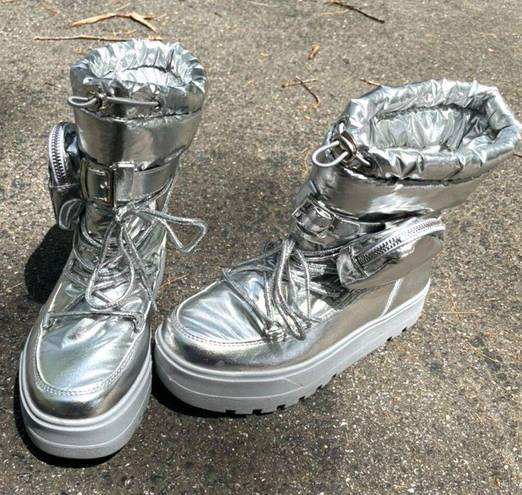 The Moon Mila Silver Metallic Winter Snow Boots w/ Side Pouches