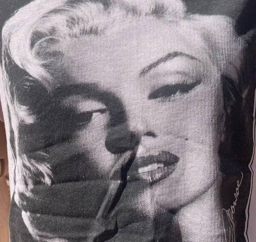 Marilyn Monroe  H&M white and grey short sleeve tee / M / Excellent condition