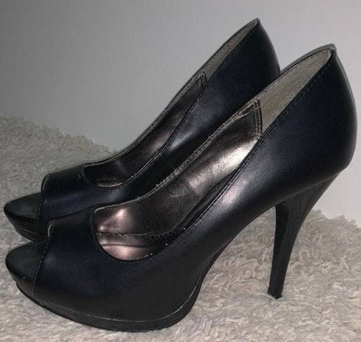 Rampage Black Heels Size 6