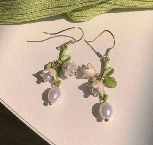 Elegant Flower Dangle Drop Earrings for Women,Pearl Earrings,Flower Earrings Gold