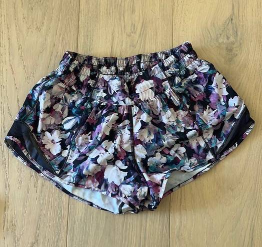 Lululemon Hotty Hot Short 2.5”