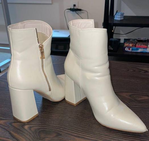 Boutique Chunky Ankle Boots White Size 7