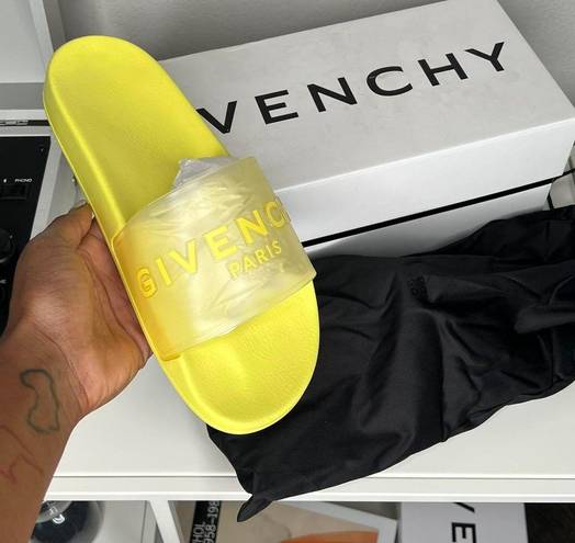 Givenchy Men's Size 8  BNWT Yellow Logo Slides