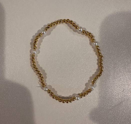 Cute Gold And Pearl Braclet