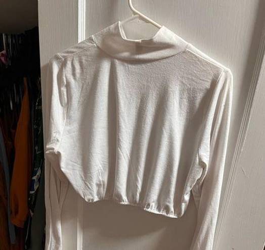 A pea in the pod White Crop Top