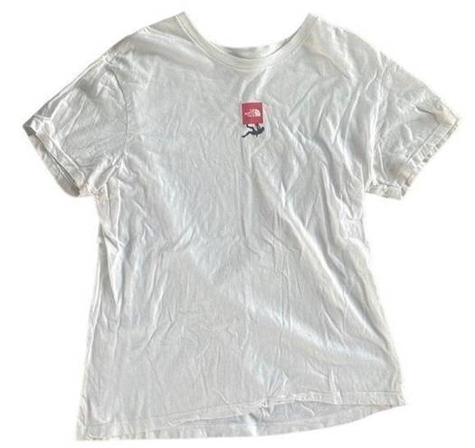 The North Face Size XL White Athletic T-Shirt