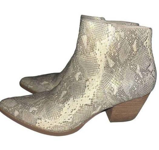 Coconuts by Matisse Astoria pointed toe stacked block heel bootie cream & gold 8