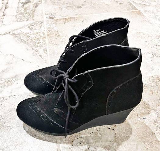 MIA  Black Suede Booties Raphaella Leather Lace-Up Boots Size 11.0M