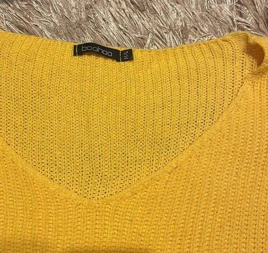 Boohoo  Yellow Long Sleeve V Neck Sweater Size M/L