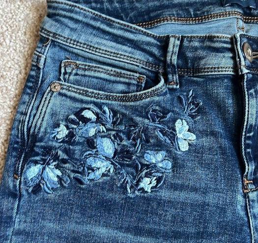 J.Jill Authentic Fit Blue Floral Embroidered Jeans. Size 4Tall