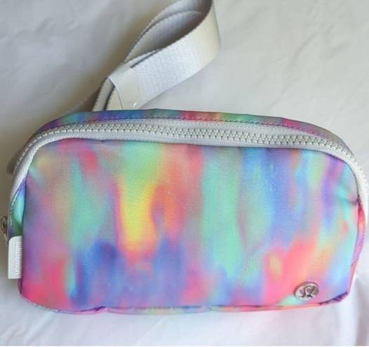 Lululemon Everywhere Belt Bag Prism Mulit Vapor