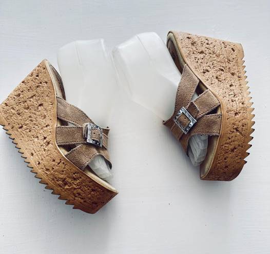 sbicca Horizon Sandals Size 6M Suede Beige Casual Wedge Sandals for Women