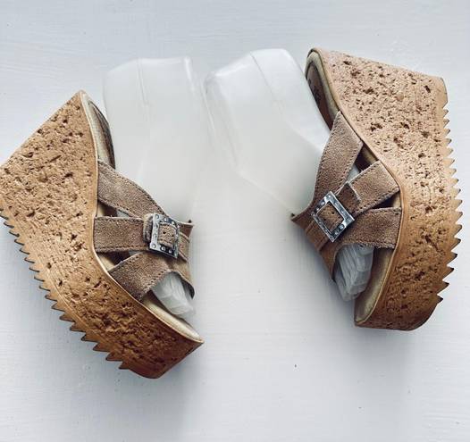 sbicca Horizon Sandals Size 6M Suede Beige Casual Wedge Sandals for Women