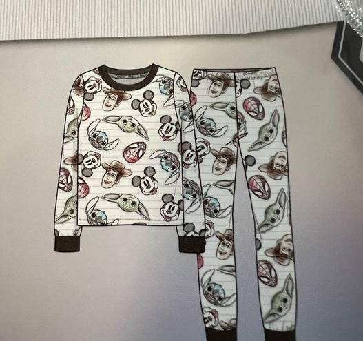 Disney  100 2 Piece Pajama Set Size Medium New