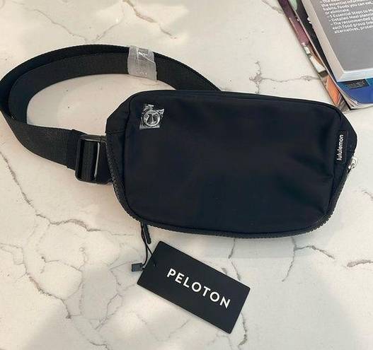 Lululemon Gorgeous Black  x Peloton Brand New with Tags Belt Back