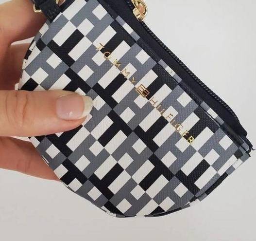 Tommy Hilfiger Coin Purse Wristlet zip Pouch Black White