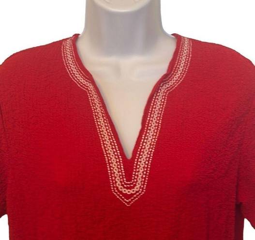 Cathy Daniels  EUC Red Embroidered V Neck Short Sleeve Shirt Sz M