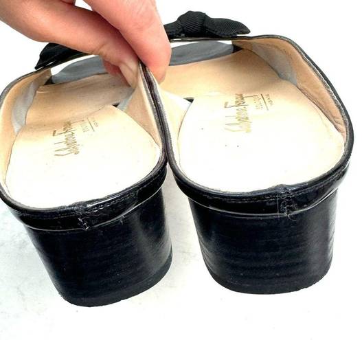 Salvatore Ferragamo Ferragamo Black patent leather slides with bow