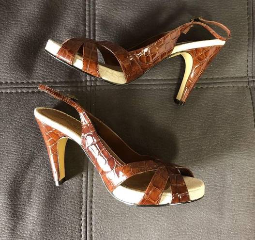 Isaac Mizrahi  Shiny Burnt Orange/Brown Heels