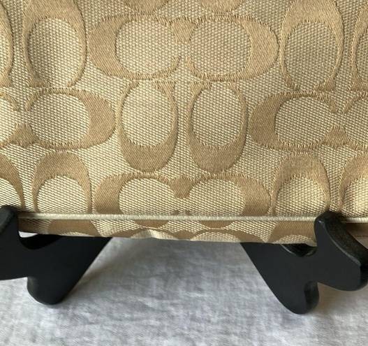 Coach : Beige/Cream Signature C handbag/wristlet