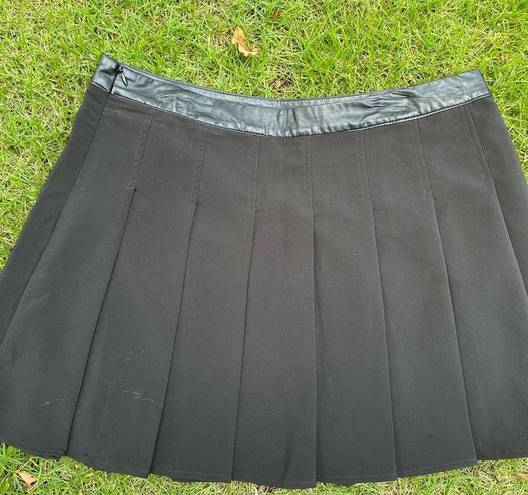 Brandy Melville Y2K black pleated tennis skirt
