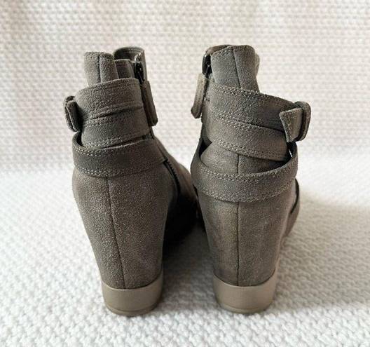Eileen Fisher  Zest Mineral Metallic Silver Wedge Ankle Heel Strap Boots Shoes 7