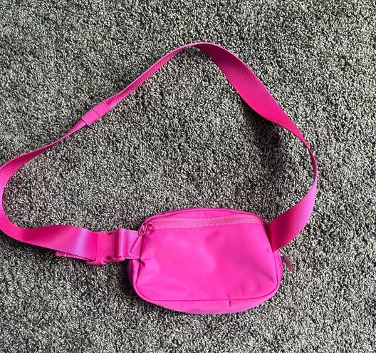 Lululemon Everywhere Belt Bag