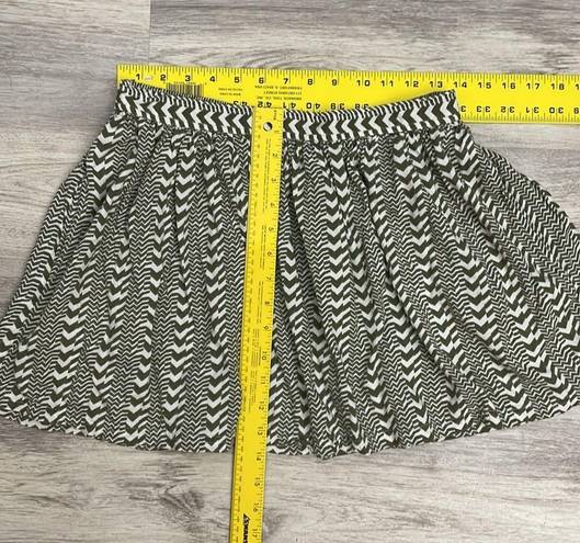 American Eagle Green & White Aztec Stripes Print Circle Mini Skirt Size Medium