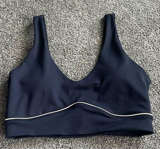 Only Wilo the Label Sports Bra Navy Size Medium Top  New with Tags