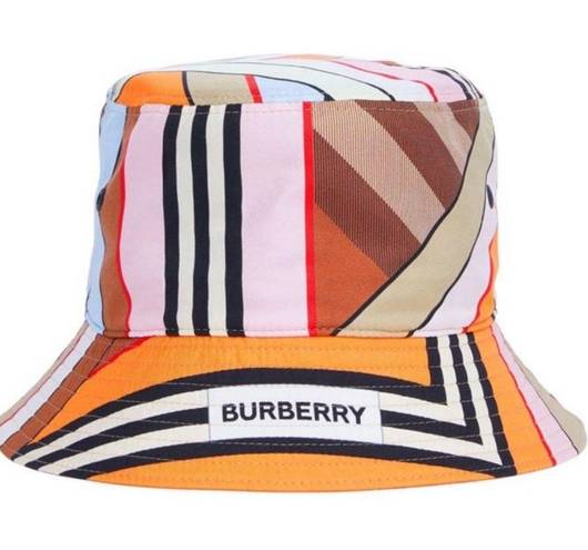 Burberry  bucket hat