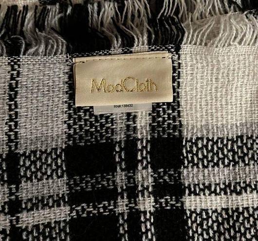 Mad cloth giant black and white plaid woven blanket scarf w fringe detail NWOT