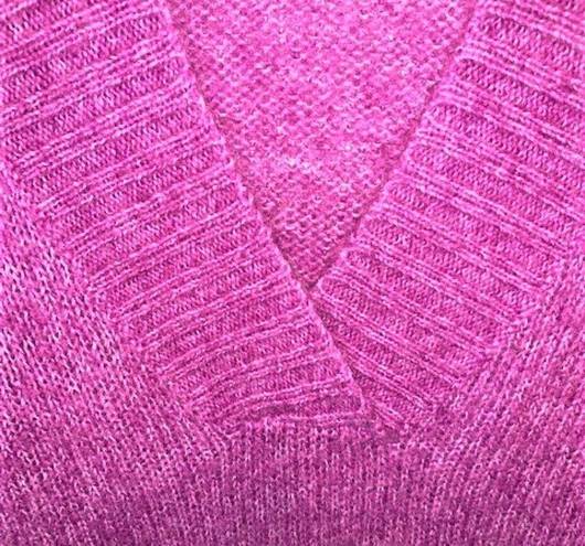 Krass&co NY& magenta long sleeved V-neck sweater L