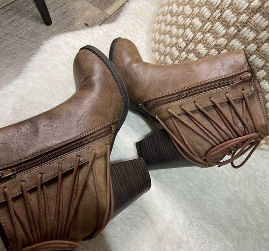 American Eagle  Outfitters Brown Lace Up Ankle Booties Boots 10M