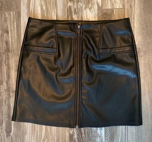 Bevello Black Faux Leather Skirt