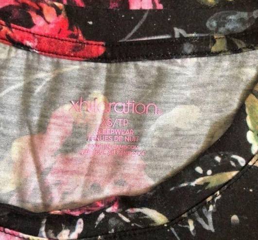 Xhilaration  XS floral pajama‎ top