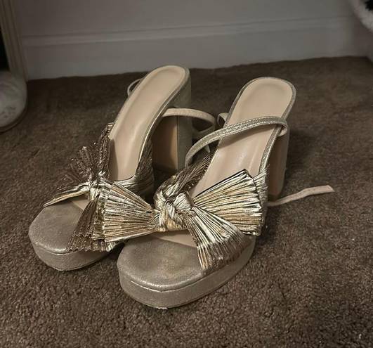 Gold Shimmer Bow Heels Size 6.5