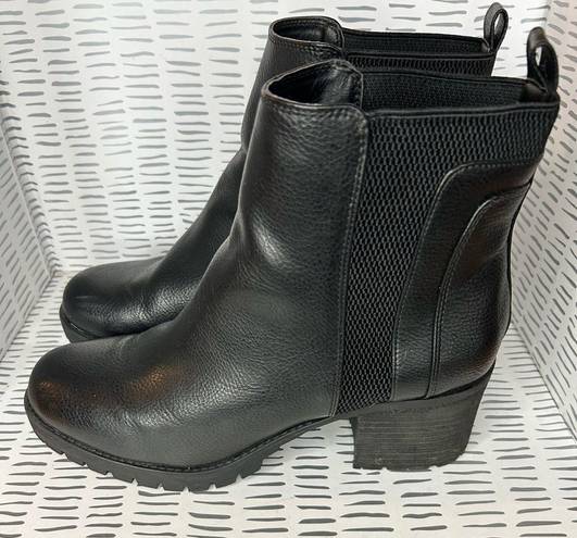 MIA  Ashley Lug Sole Chelsea Boot size 9.5