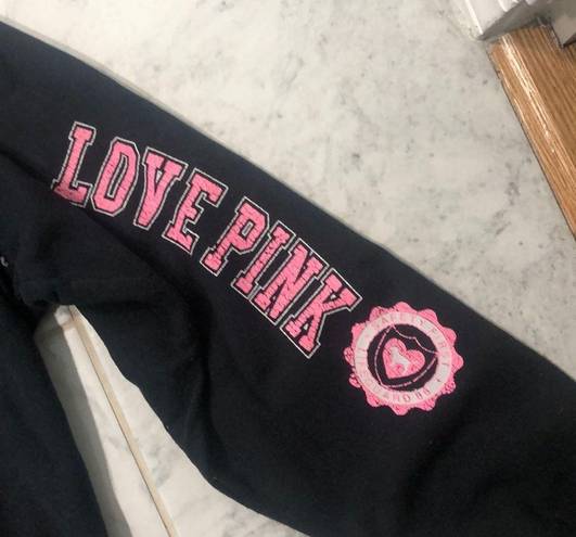 Gildan Love pink hoodie