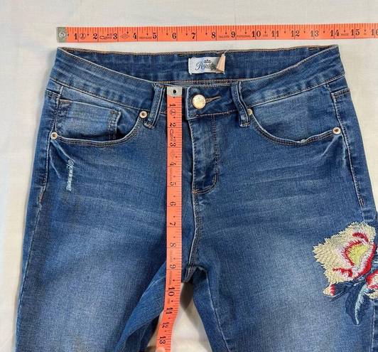 Royalty For Me  Women's 6 Midrise Boho Embroidered Jeans Medium Wash