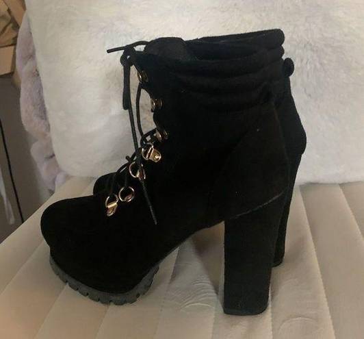 GUESS  Kelyna Lace Closure Boots sz 6.5