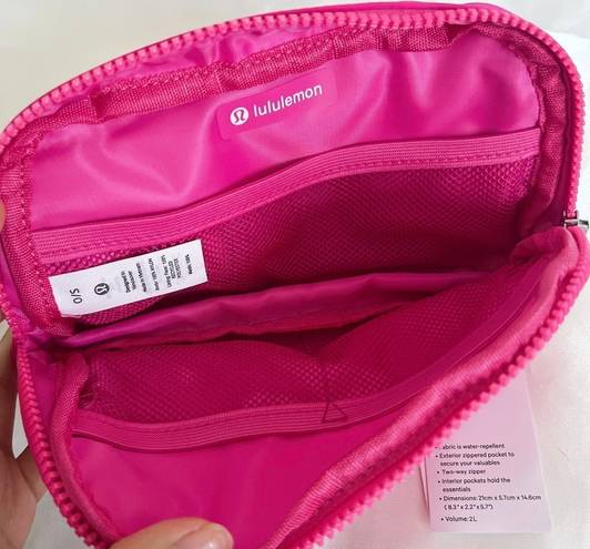 Lululemon Everywhere Belt Bag Sonic Pink 1L