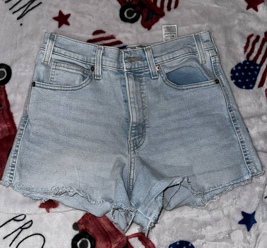 Levi’s Signature High-Rise Denim Shorts