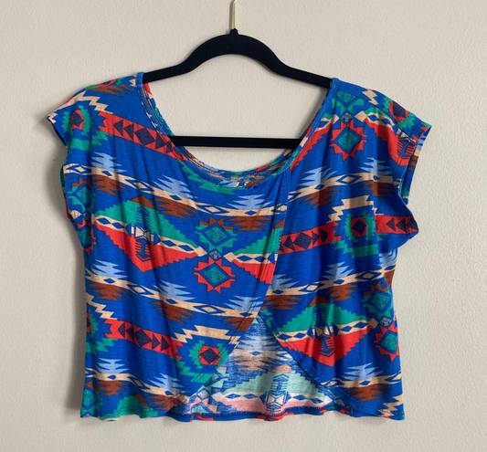 Edge Vibrant Patterned Crop Top 