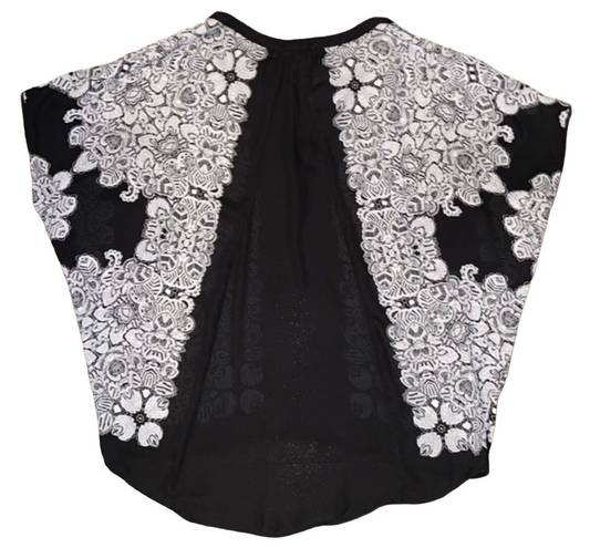 Carmen Marc Valvo Black & White Floral Blouse