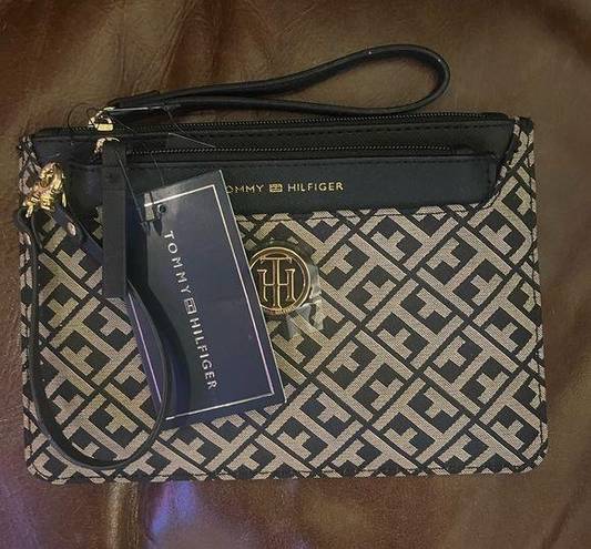 Tommy Hilfiger  Wristlet