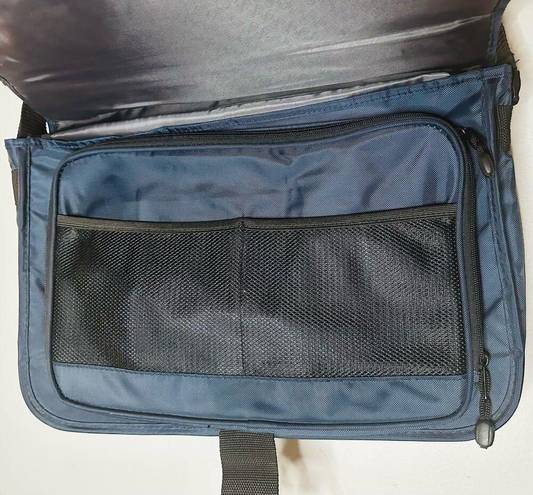 NWT SOLO Navy Expandable 15.6” Laptop Messenger Briefcase Shoulder Bag